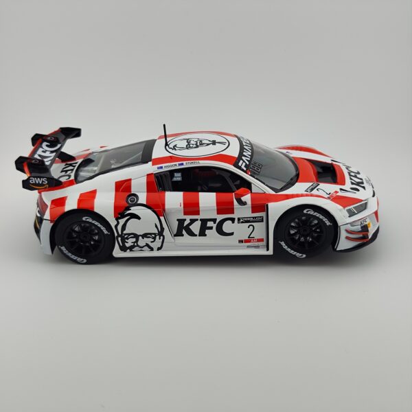 32073 Carrera Digital 132 - Audi R8 LMS GT3 evo II 'KFC Racing, No.2' – Bild 6