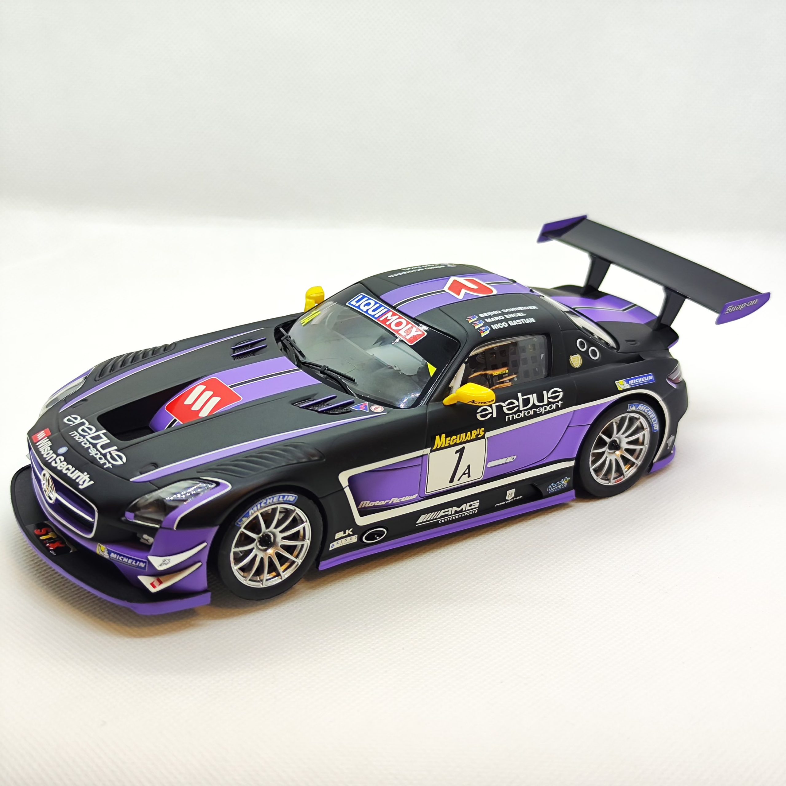 23812 Carrera Digital 124 - Mercedes-Benz SLS AMG GT3 Erebus Motorsport No.1