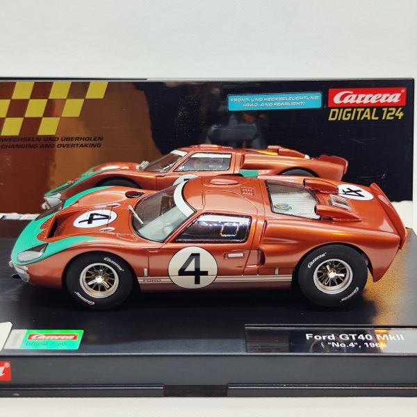 23896 Carrera Digital 124 - Ford GT40 MkII “No.4” 1966