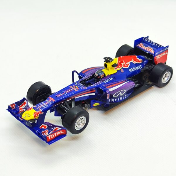 30693 Carrera Digital 132 Infiniti Red Bull Racing RB9 S.Vettel Nr.1-video