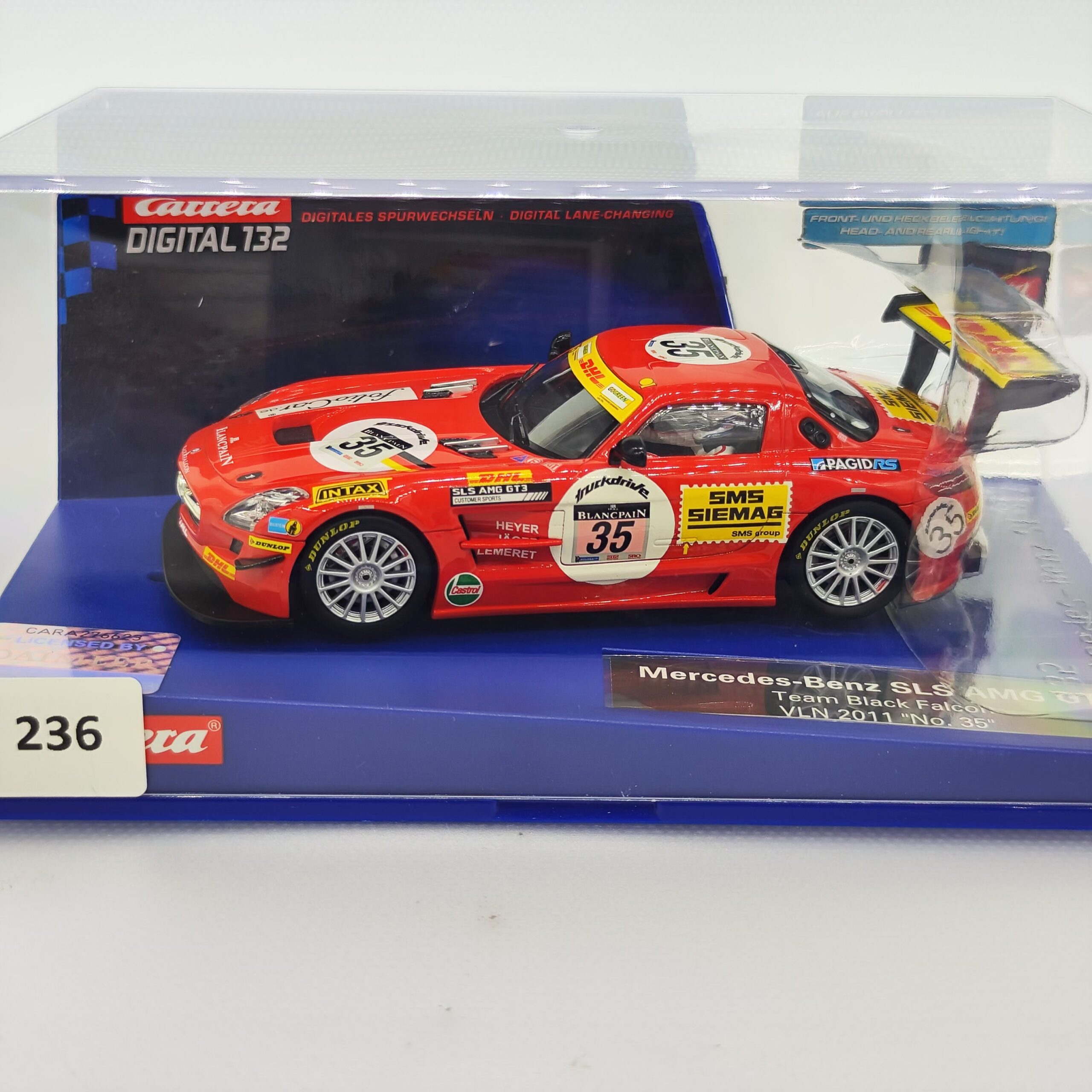 30611 Carrera Digital 132 - Mercedes-Benz SLS AMG GT3 Blackfalcon Nr.35