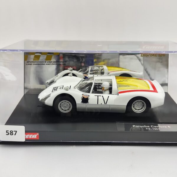 23874 Carrera Digital 124 - Porsche Porsche Carera 6 "Mainzelmännchen"