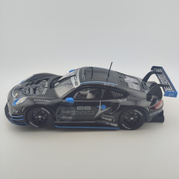 23930 Carrera Digital 124 - Porsche 911 RSR "Community" - Custom Car – Bild 2