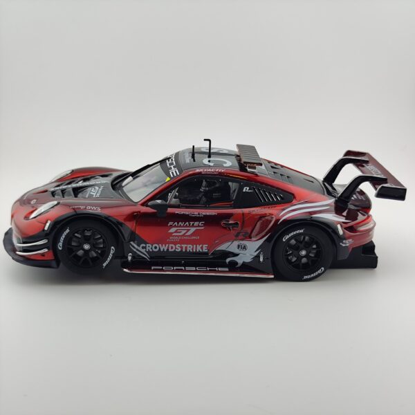 23914 Carrera Digital 124 - Porsche 911 RSR "Crowdstrike" - Custom Car – Bild 2