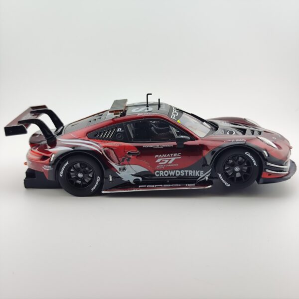 23914 Carrera Digital 124 - Porsche 911 RSR "Crowdstrike" - Custom Car – Bild 4