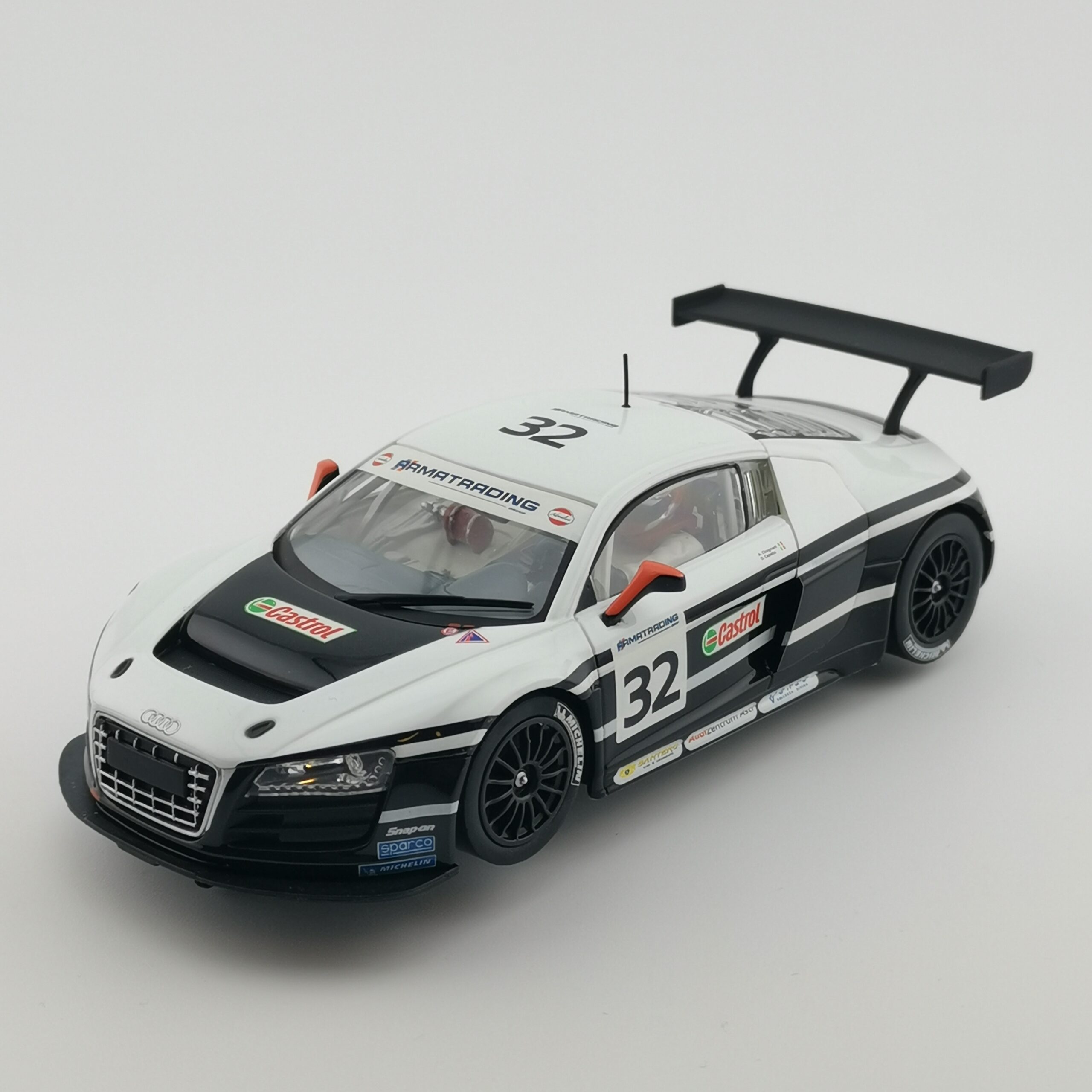 30602 Carrera Digital 132 - Audi R8 LMS Audi Sport Italia Nr.32 2011